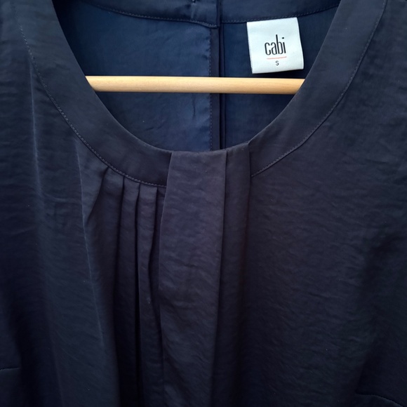 ✨NWOT✨ CAbi Weekday Top - Sz S - Picture 6 of 12